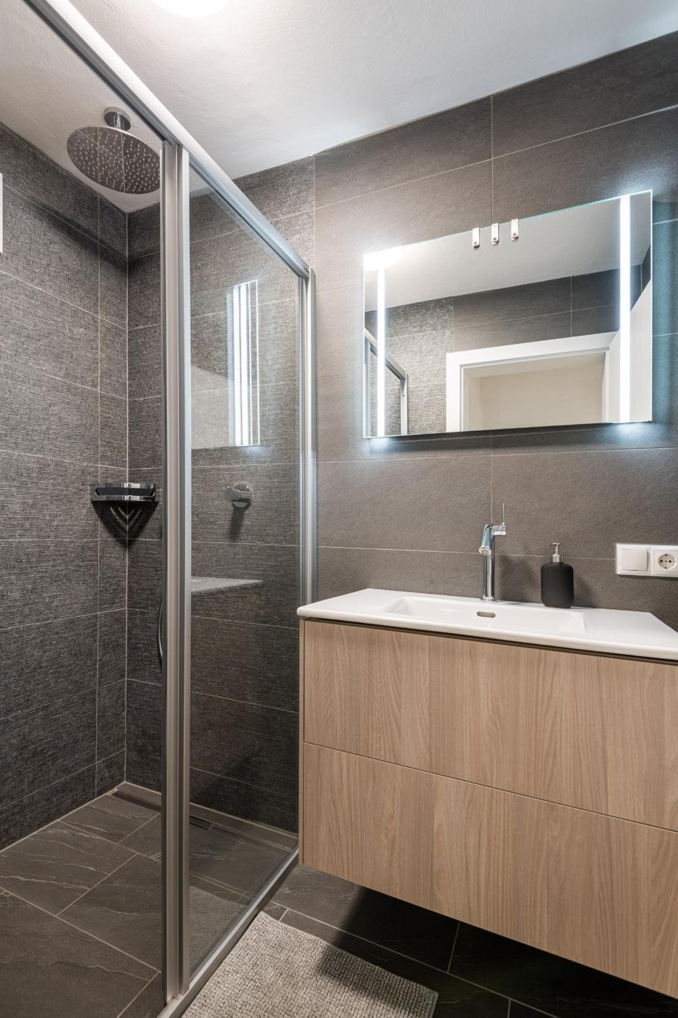 Amelies Mountain View Apartment Капрун Стая снимка